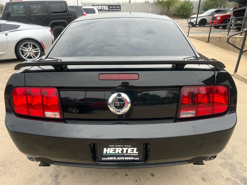 Ford Mustang GT Deluxe Coupe 2006 Ford Mustang GT Deluxe Coupe 2006