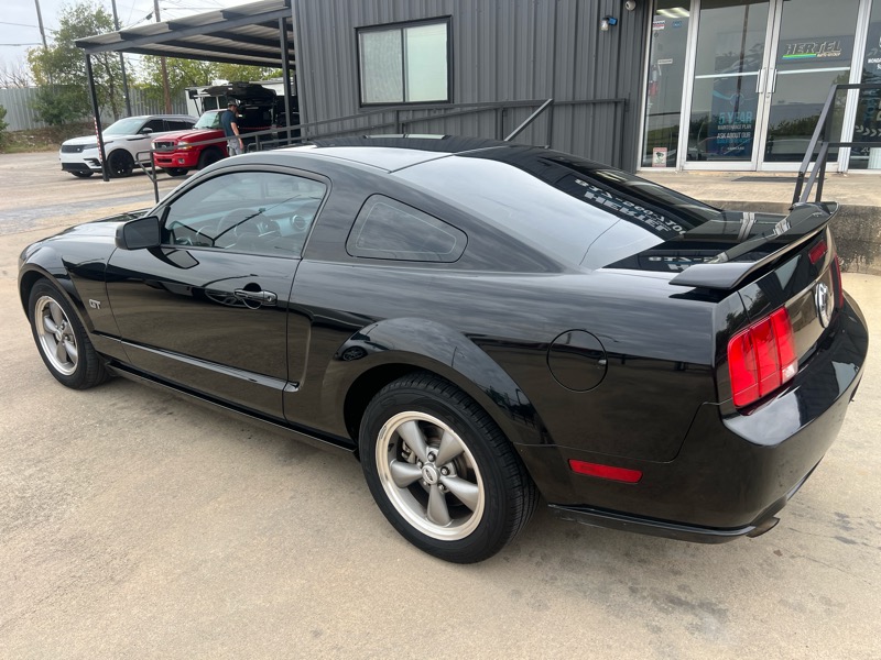 Ford Mustang GT Deluxe Coupe 2006 Ford Mustang GT Deluxe Coupe 2006