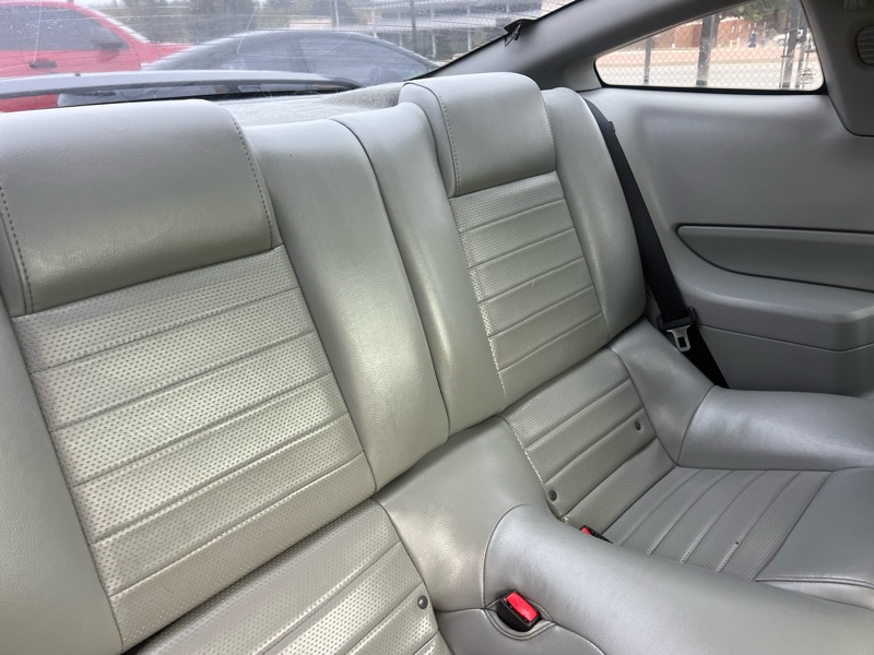 Ford Mustang GT Deluxe Coupe 2006 Ford Mustang GT Deluxe Coupe 2006