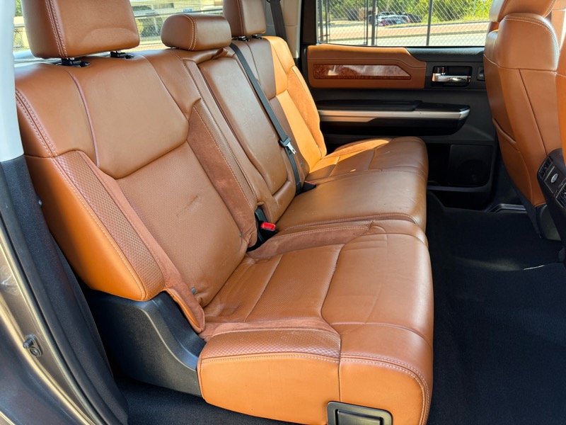 Toyota Tundra Platinum CrewMax 5.7L FFV 4WD 2014 Toyota Tundra Platinum CrewMax 5.7L FFV 4WD 2014