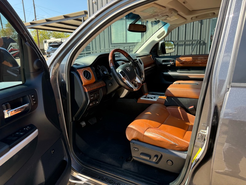 Toyota Tundra Platinum CrewMax 5.7L FFV 4WD 2014 Toyota Tundra Platinum CrewMax 5.7L FFV 4WD 2014