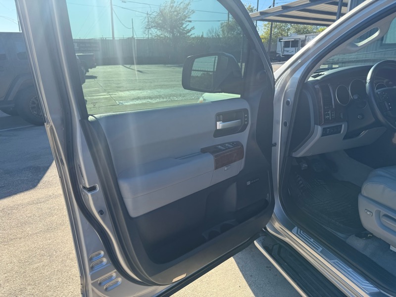 Toyota Sequoia Plantium 4WD 2008 Toyota Sequoia Plantium 4WD 2008