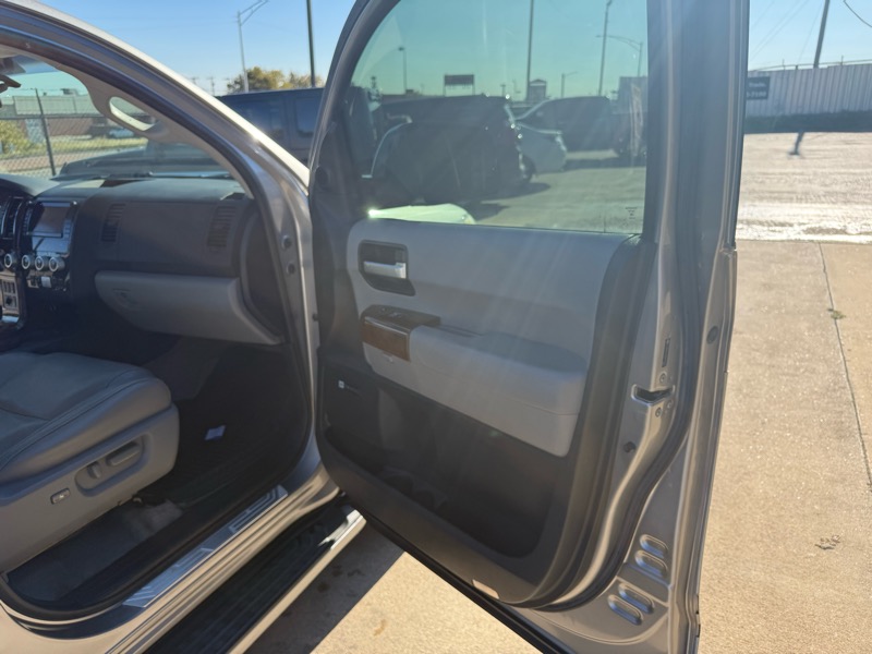 Toyota Sequoia Plantium 4WD 2008 Toyota Sequoia Plantium 4WD 2008