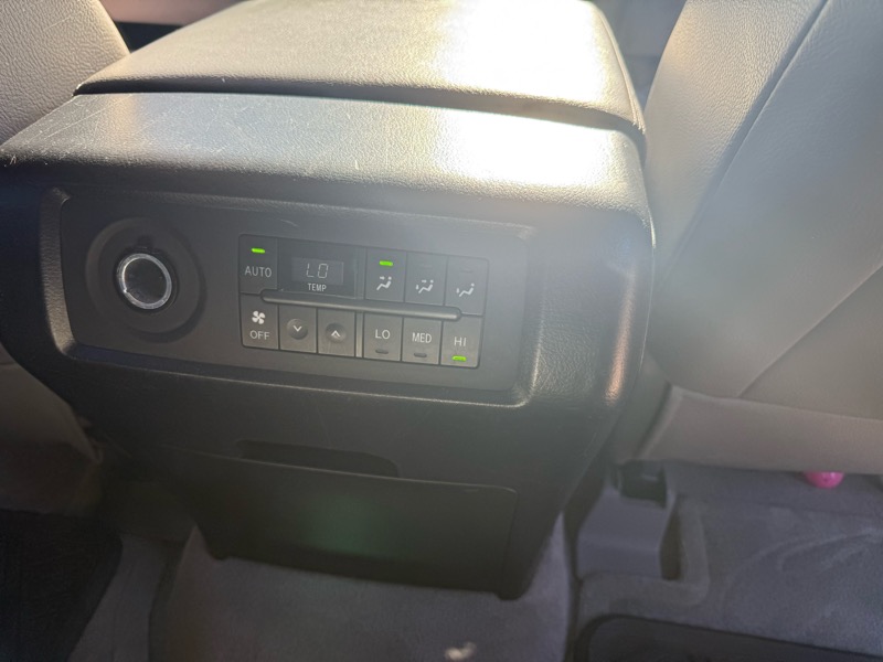 Toyota Sequoia Plantium 4WD 2008 Toyota Sequoia Plantium 4WD 2008