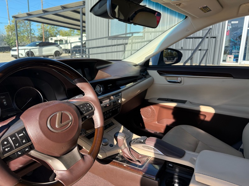 Lexus ES 350 Sedan 2016 Lexus ES 350 Sedan 2016