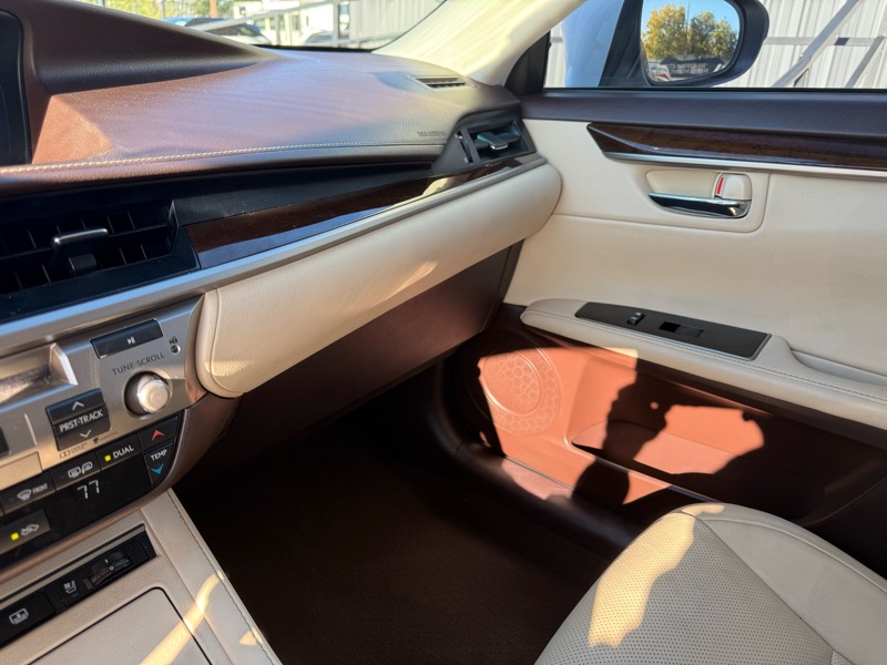 Lexus ES 350 Sedan 2016 Lexus ES 350 Sedan 2016