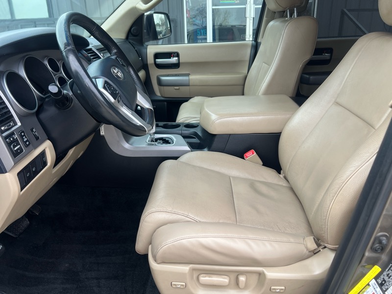Toyota Sequoia Limited 4WD FFV 2014