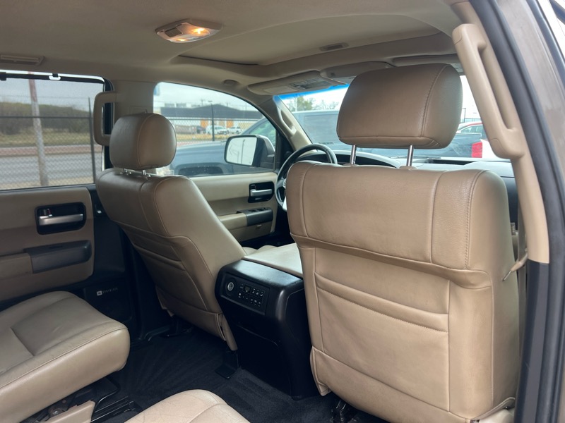 Toyota Sequoia Limited 4WD FFV 2014