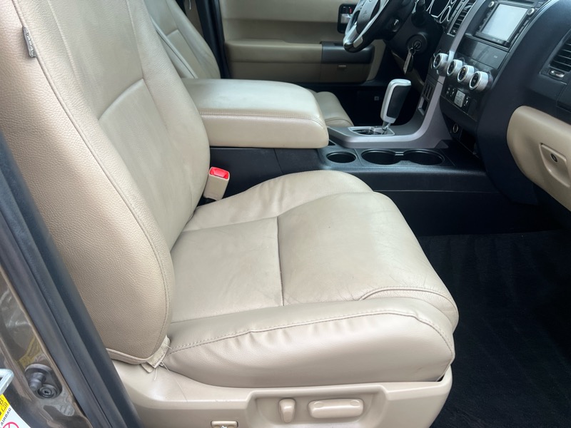 Toyota Sequoia Limited 4WD FFV 2014