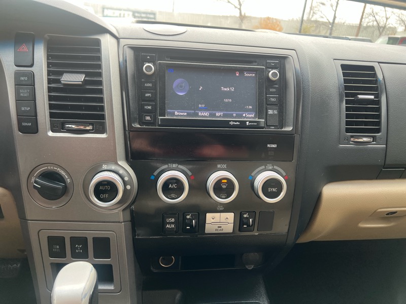 Toyota Sequoia Limited 4WD FFV 2014