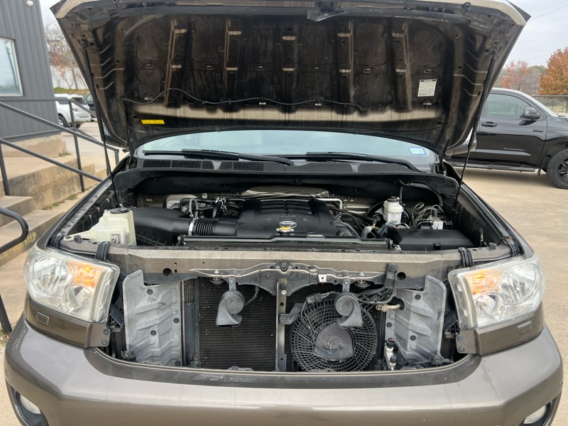 Toyota Sequoia Limited 4WD FFV 2014