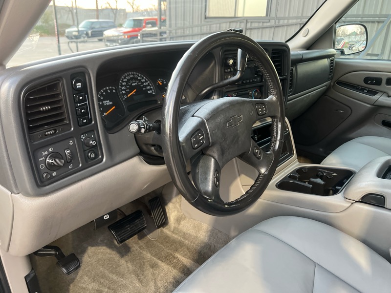 Chevrolet Tahoe 4WD 2004