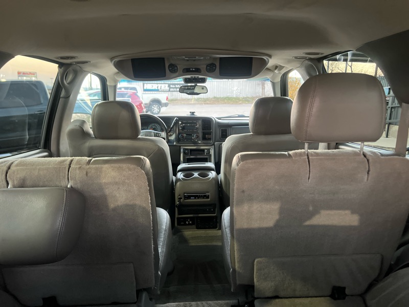 Chevrolet Tahoe 4WD 2004