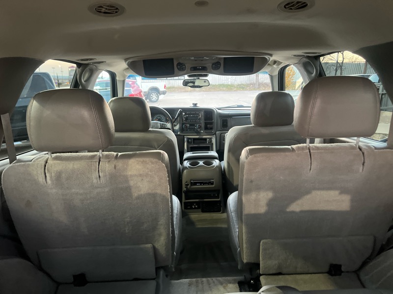 Chevrolet Tahoe 4WD 2004