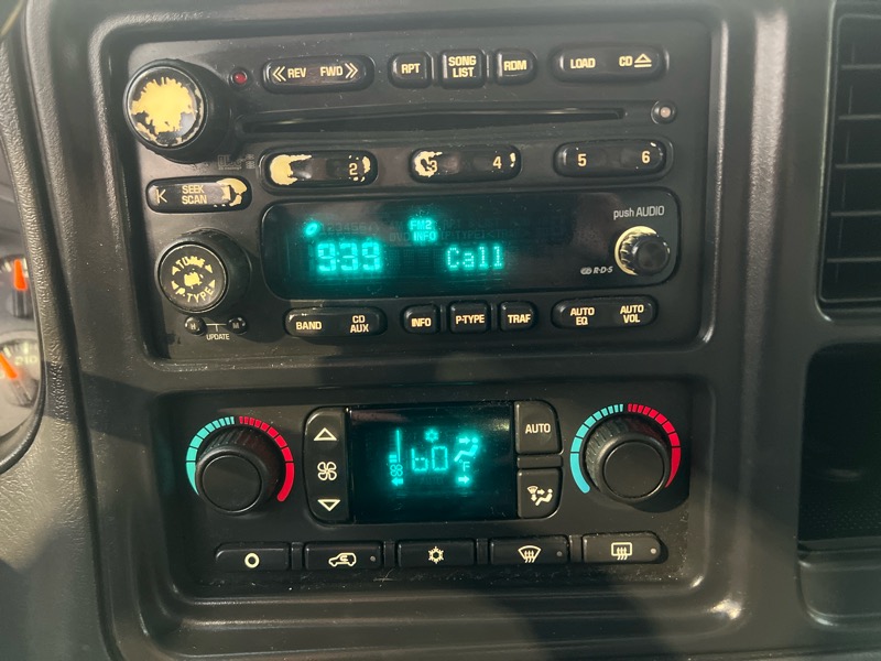 Chevrolet Tahoe 4WD 2004