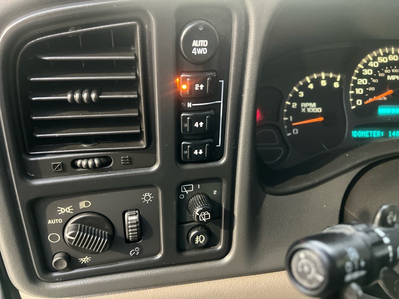 Chevrolet Tahoe 4WD 2004