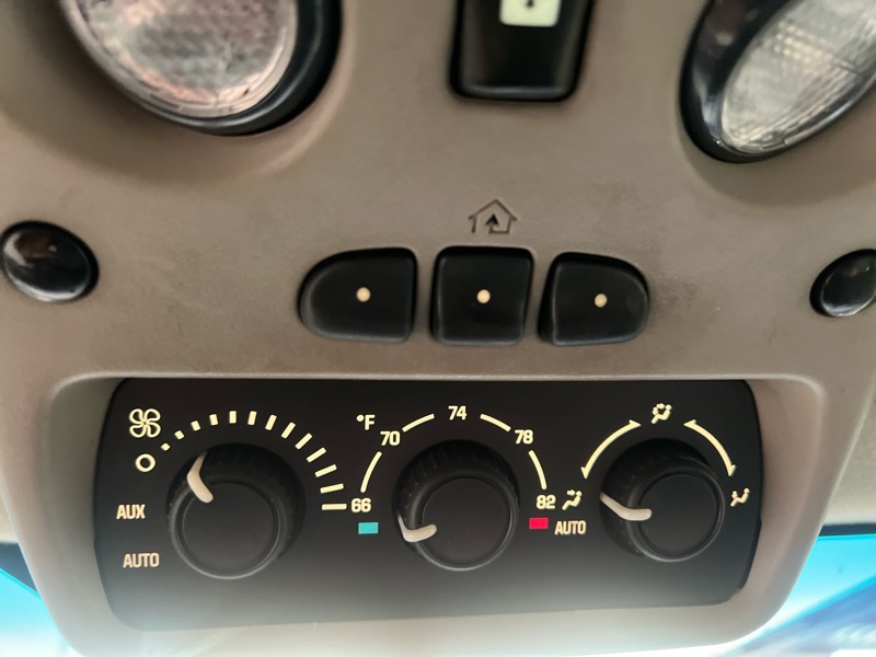 Chevrolet Tahoe 4WD 2004