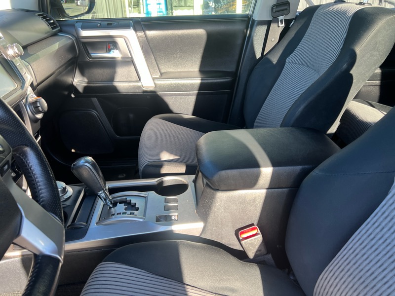 Toyota 4Runner SR5 4WD 2014