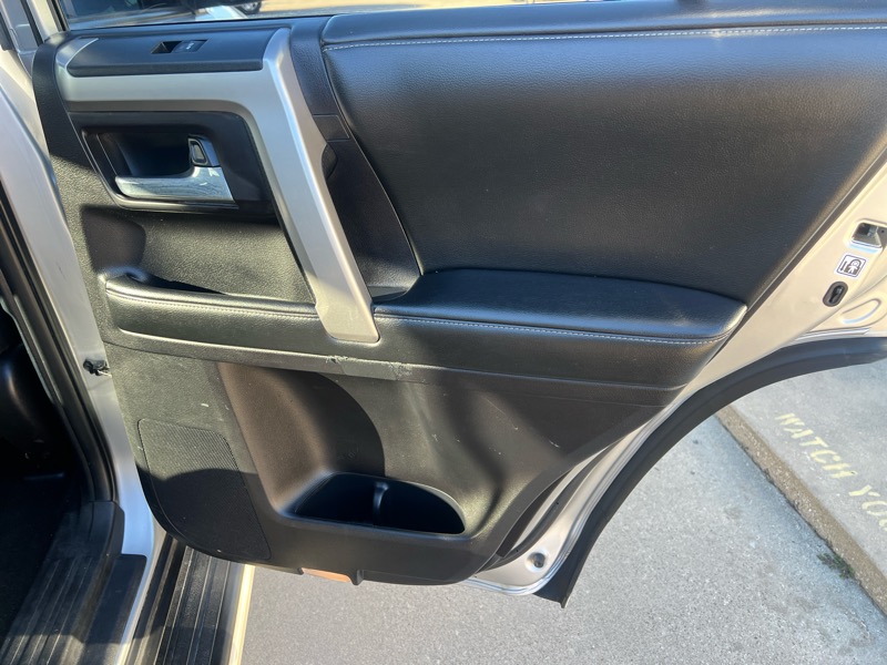 Toyota 4Runner SR5 4WD 2014