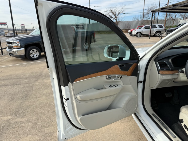 Volvo XC90 T6 Momentum AWD 2022