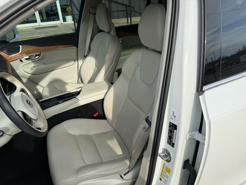 Volvo XC90 T6 Momentum AWD 2022