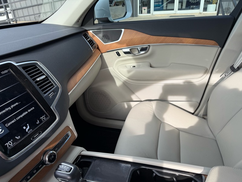 Volvo XC90 T6 Momentum AWD 2022