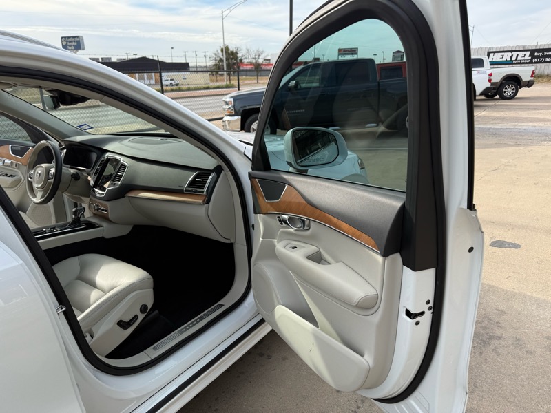 Volvo XC90 T6 Momentum AWD 2022