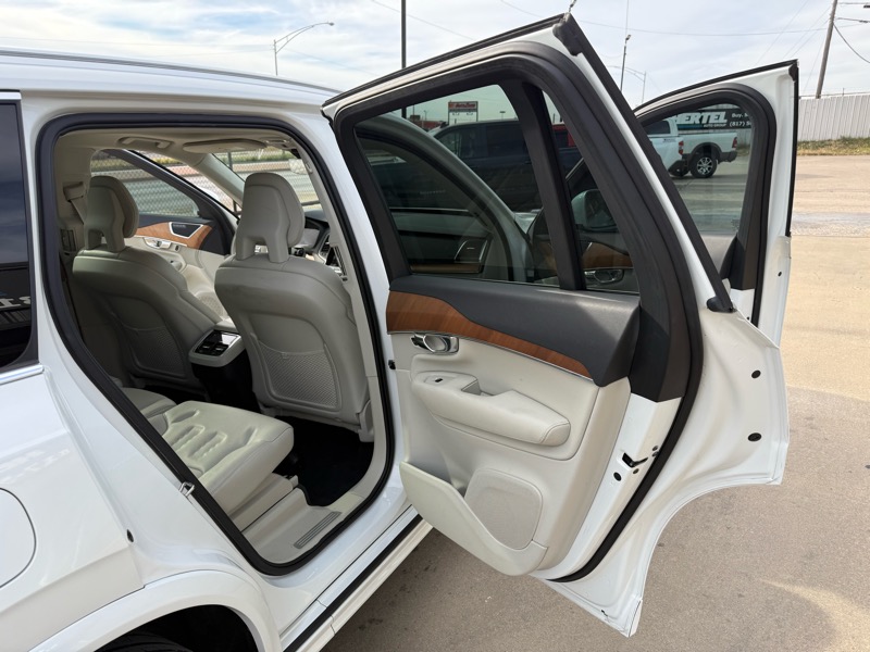 Volvo XC90 T6 Momentum AWD 2022