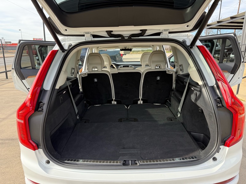 Volvo XC90 T6 Momentum AWD 2022