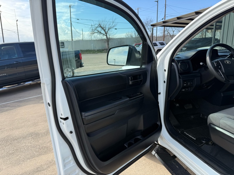 Toyota Tundra SR5 4.6L V8 Double Cab 4WD 2019