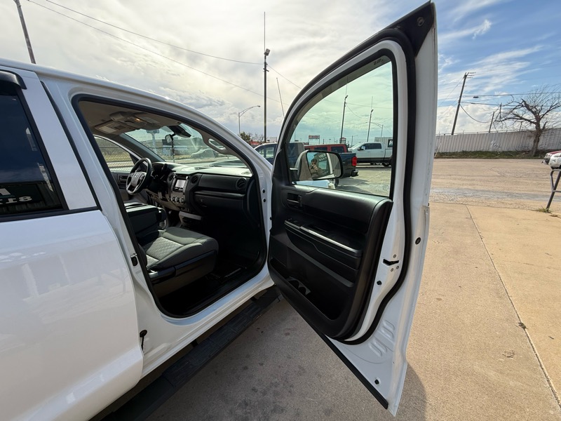 Toyota Tundra SR5 4.6L V8 Double Cab 4WD 2019