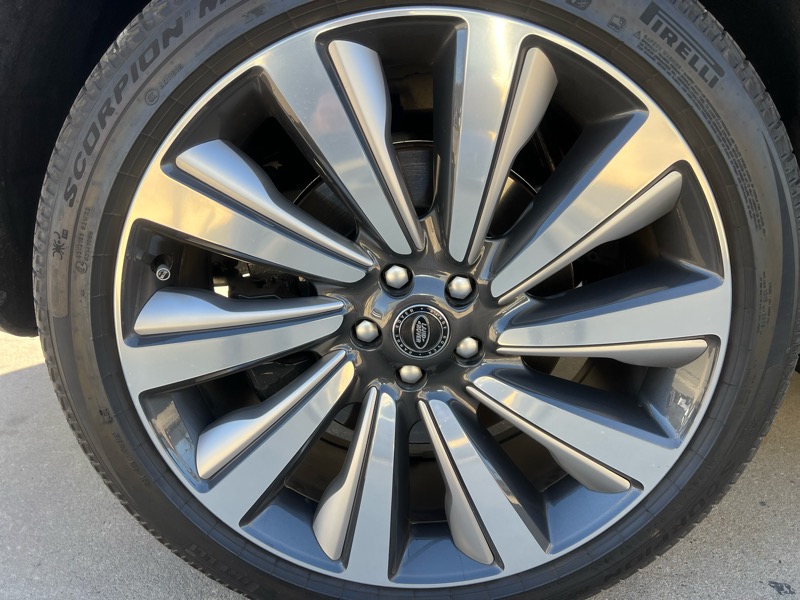 Land Rover Range Rover SV LWB 5 2025