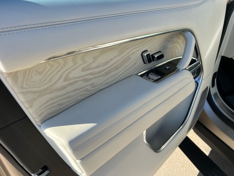 Land Rover Range Rover SV LWB 5 2025