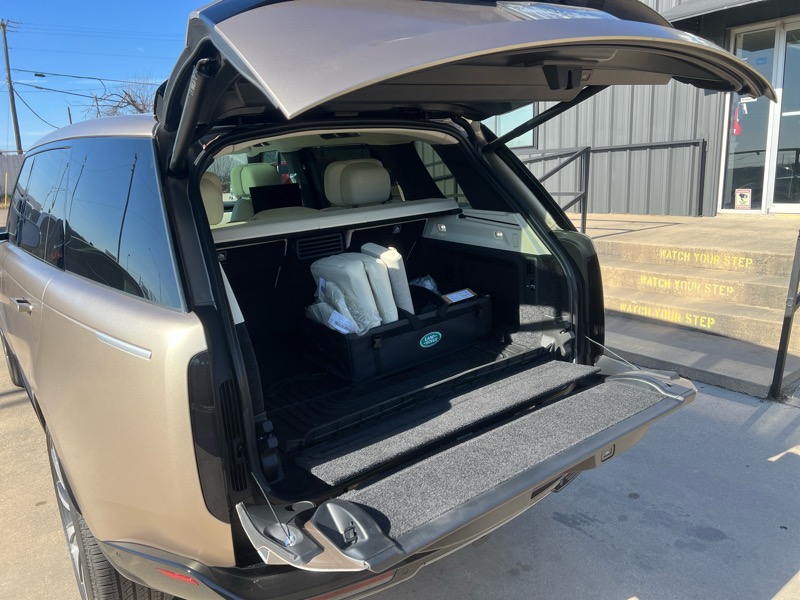 Land Rover Range Rover SV LWB 5 2025