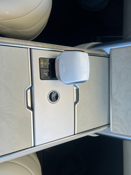 Land Rover Range Rover SV LWB 5 2025