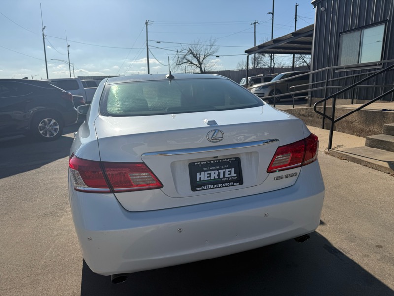 Lexus ES 350 Sedan 2012