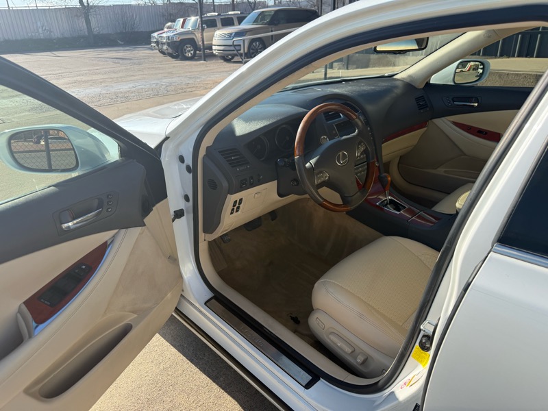 Lexus ES 350 Sedan 2012