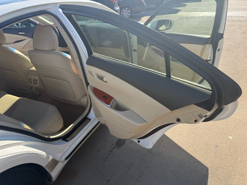 Lexus ES 350 Sedan 2012