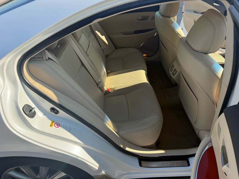 Lexus ES 350 Sedan 2012