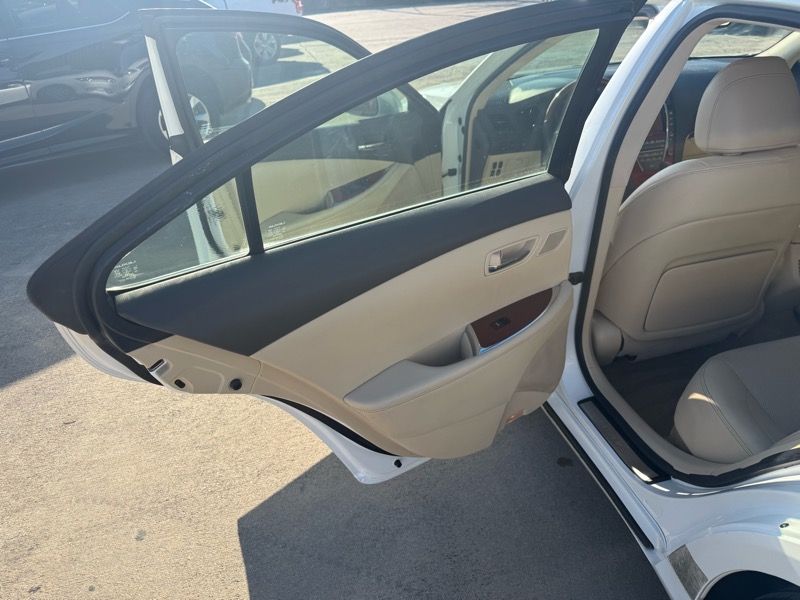 Lexus ES 350 Sedan 2012