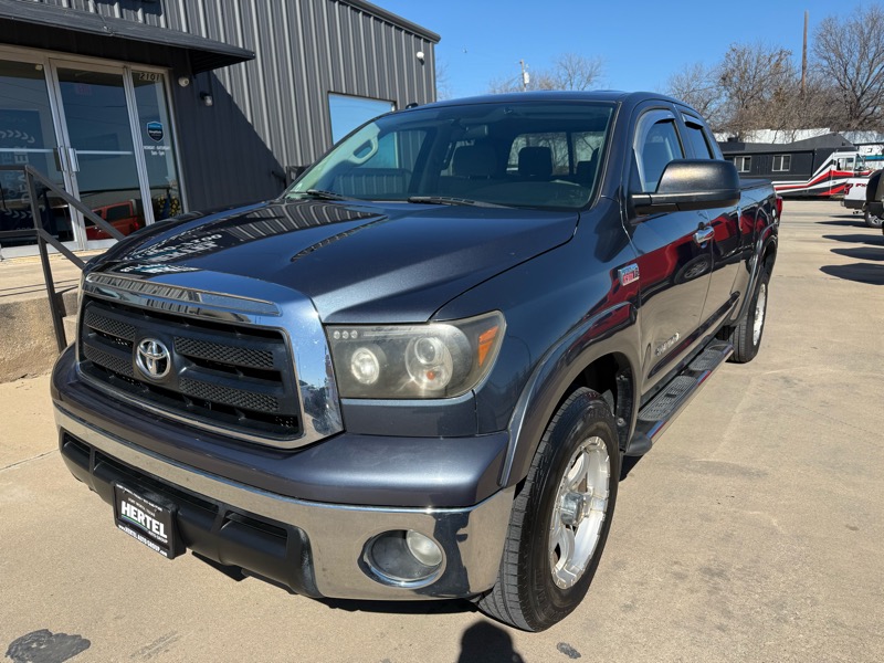 Toyota Tundra Tundra-Grade 5.7L Double Cab 2WD 2010