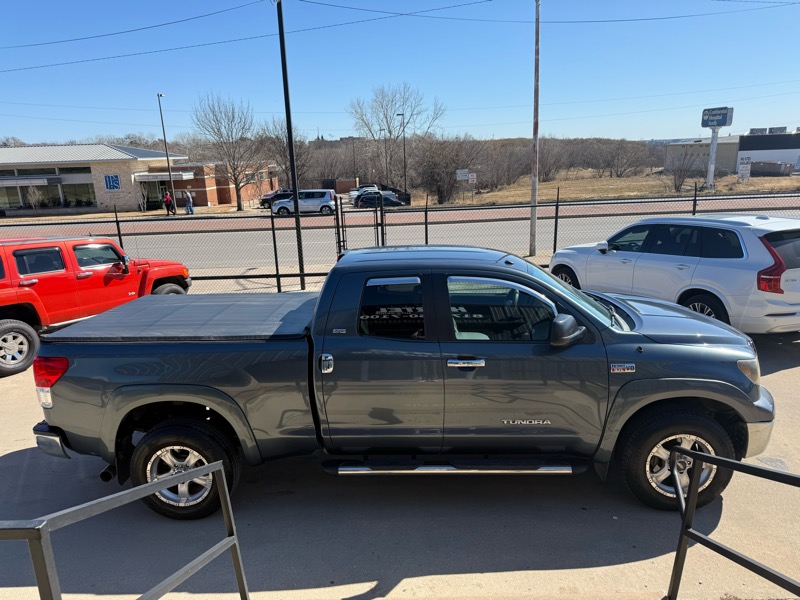 Toyota Tundra Tundra-Grade 5.7L Double Cab 2WD 2010