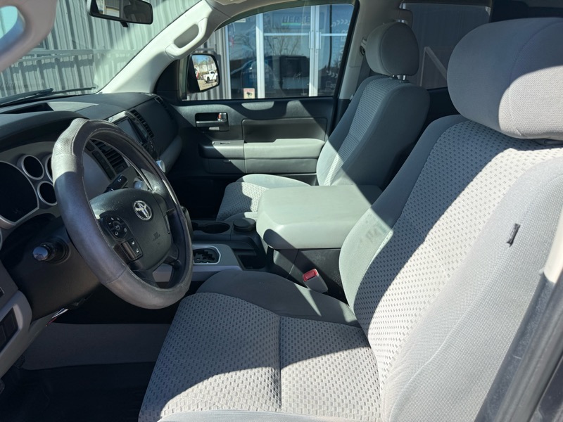 Toyota Tundra Tundra-Grade 5.7L Double Cab 2WD 2010