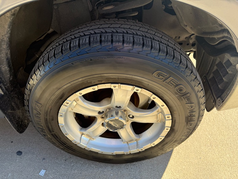 Toyota Tundra Tundra-Grade 5.7L Double Cab 2WD 2010