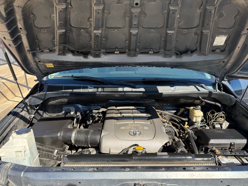 Toyota Tundra Tundra-Grade 5.7L Double Cab 2WD 2010