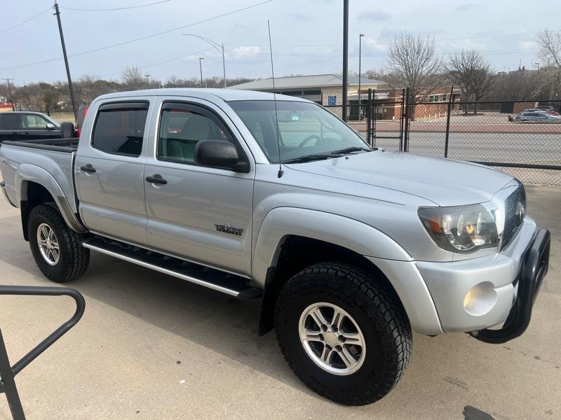 Toyota Tacoma PreRunner Double Cab V6 Auto 2WD 2011