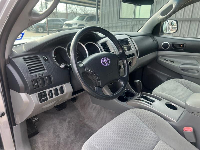 Toyota Tacoma PreRunner Double Cab V6 Auto 2WD 2011