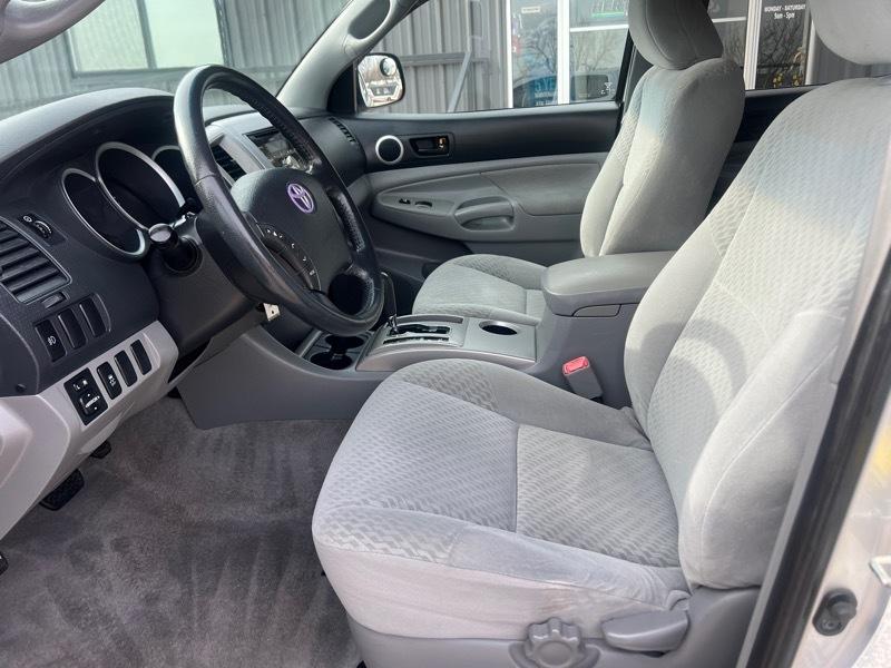 Toyota Tacoma PreRunner Double Cab V6 Auto 2WD 2011