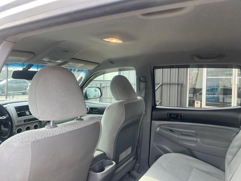 Toyota Tacoma PreRunner Double Cab V6 Auto 2WD 2011