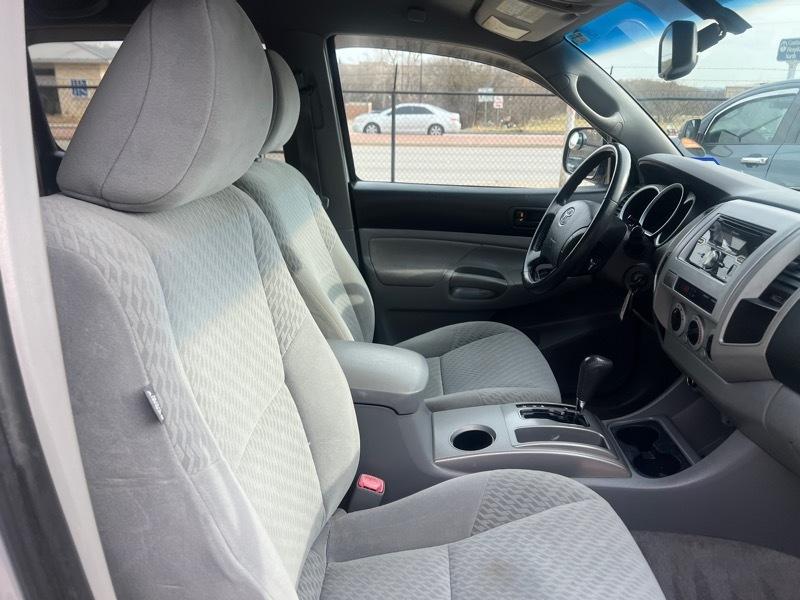 Toyota Tacoma PreRunner Double Cab V6 Auto 2WD 2011